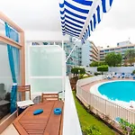 Serenity Yumbo: Beachside With Free Wi-fi And Concierge Apartment *