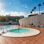 Apartment Serenity Yumbo: Beachside With Free Wi-fi And Concierge